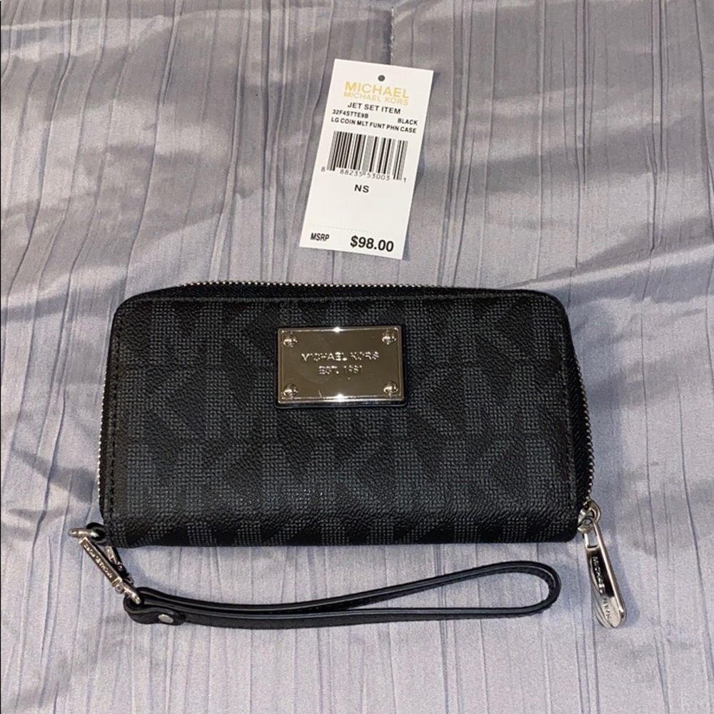 Michael Kors Jet Set Wristlet
